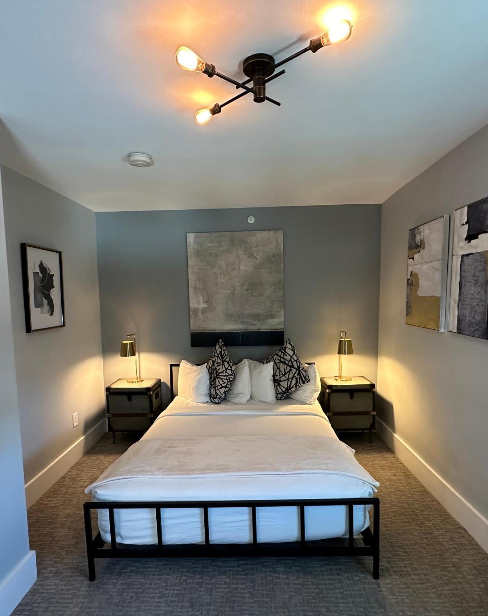 Entire Modern 7 Unit 7 Bath Boutique Inn Newport Exterior photo