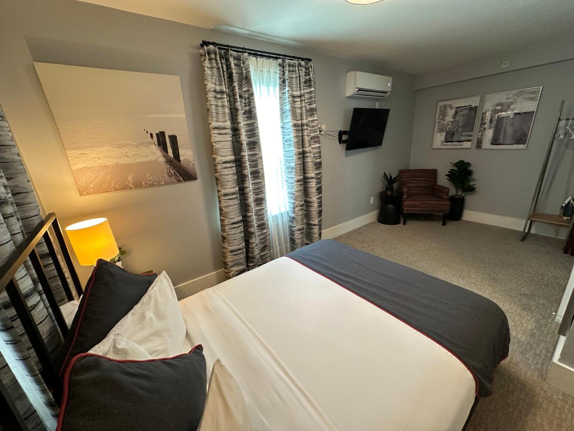 Entire Modern 7 Unit 7 Bath Boutique Inn Newport Exterior photo