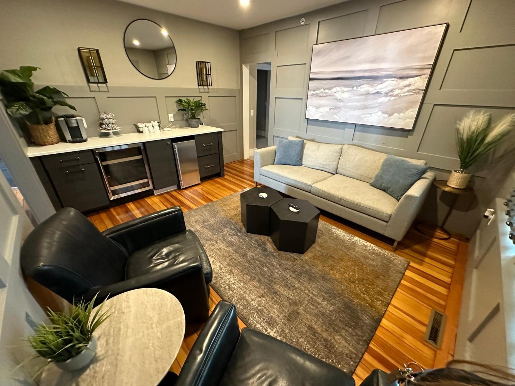 Entire Modern 7 Unit 7 Bath Boutique Inn Newport Exterior photo