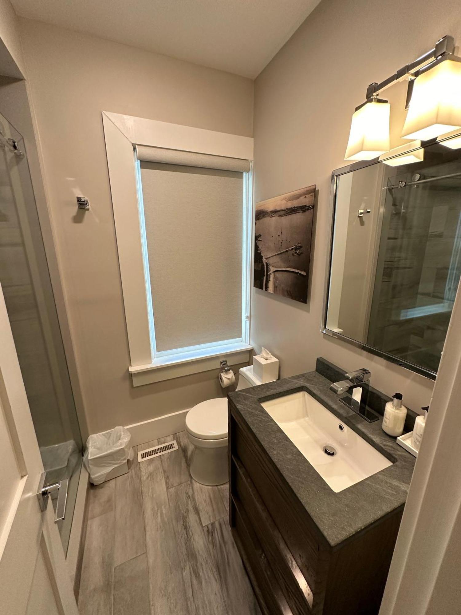 Entire Modern 7 Unit 7 Bath Boutique Inn Newport Exterior photo